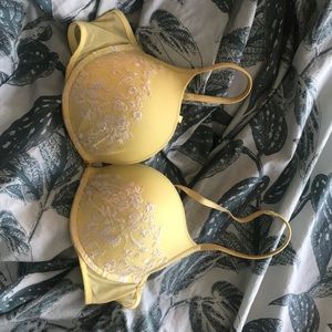 Victoria’s Secret push up bra ✨